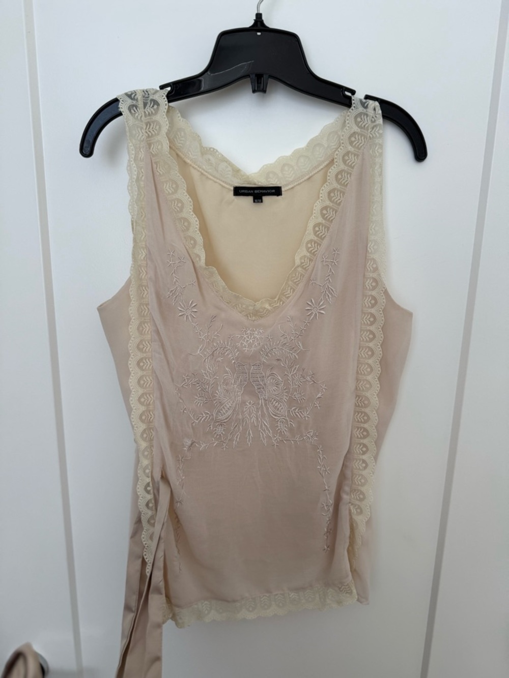 Urban Behavior Lace Trim Embroidered Tank Top - Cream Blush medium